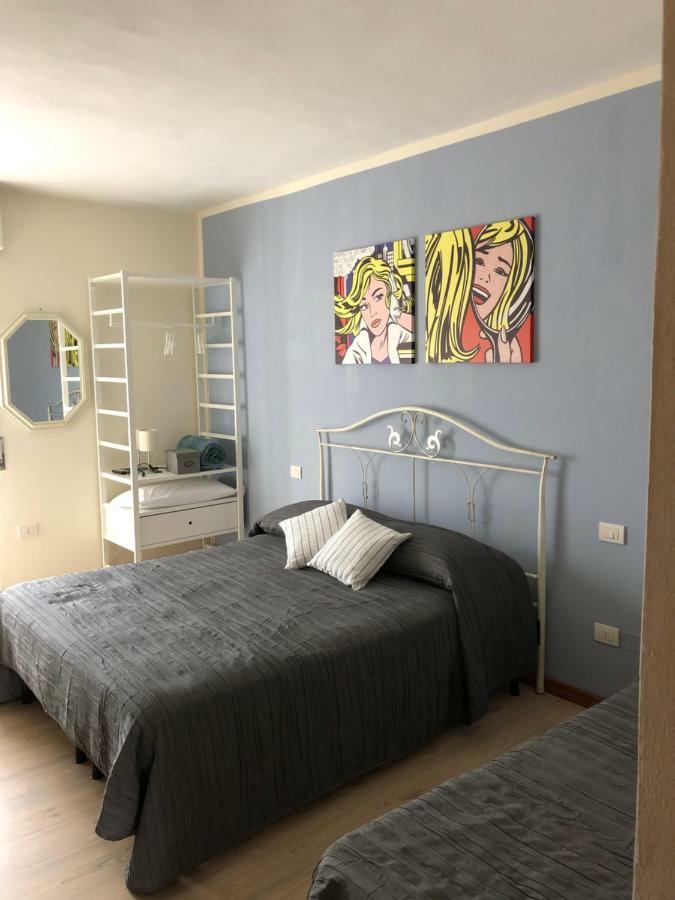 Irides Rooms A Un Passo Dai Parchi Divertimento Lazise Exterior photo