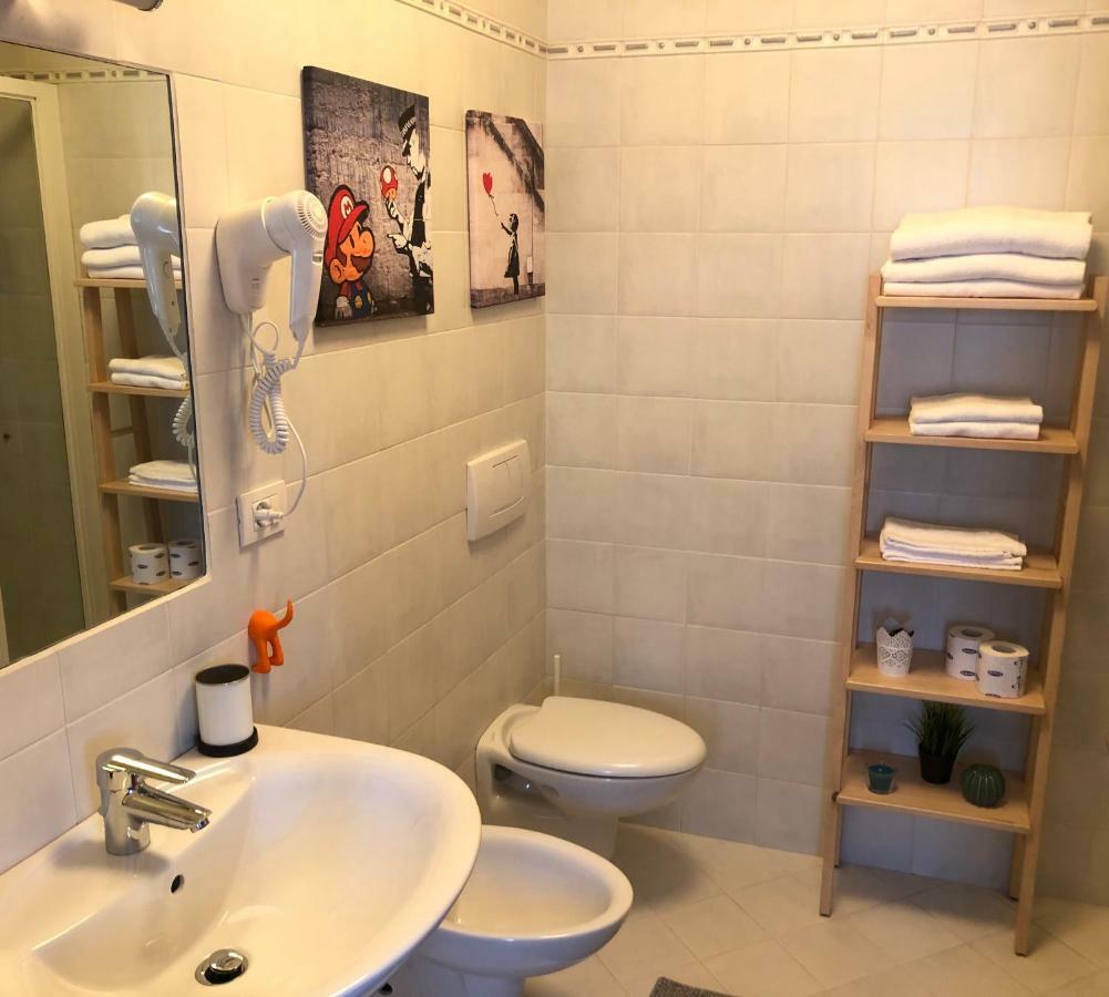 Irides Rooms A Un Passo Dai Parchi Divertimento Lazise Exterior photo