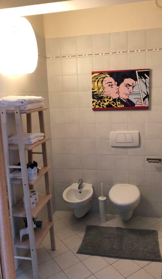 Irides Rooms A Un Passo Dai Parchi Divertimento Lazise Exterior photo