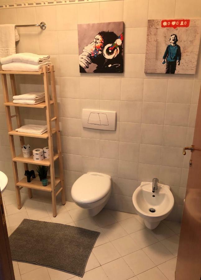Irides Rooms A Un Passo Dai Parchi Divertimento Lazise Exterior photo